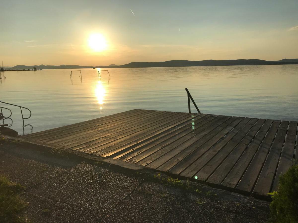Sunny Private Beach Balatonlelle Exteriér fotografie